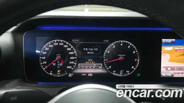 Mercedes-Benz E-Class 2020 — photo 8