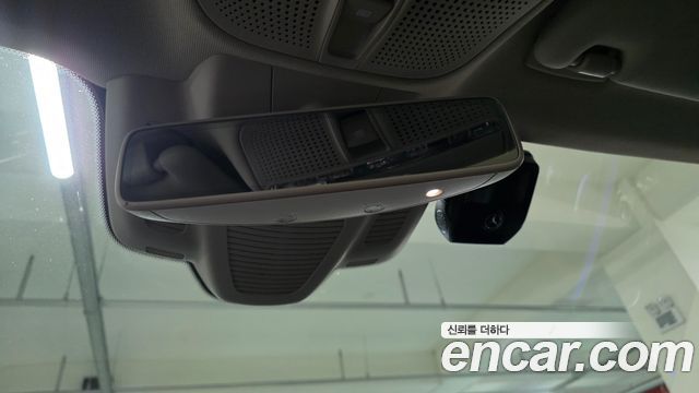 Mercedes-Benz E-Class 2020 — photo 14