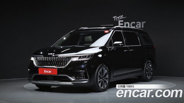 Kia Canival 2023 — photo 1