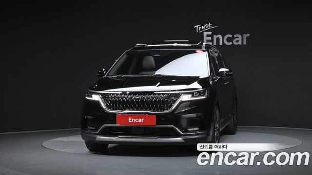Kia Canival 2023 — photo 3