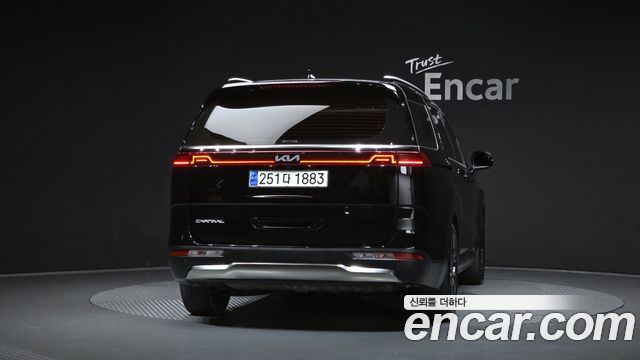 Kia Canival 2023 — photo 4