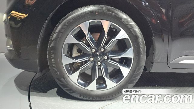 Kia Canival 2023 — photo 5