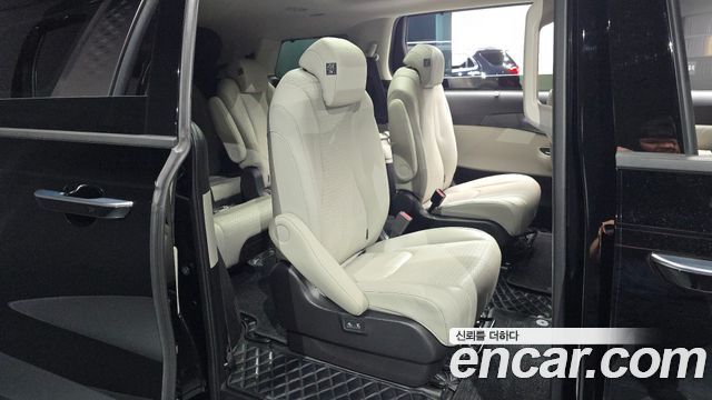 Kia Canival 2023 — photo 17