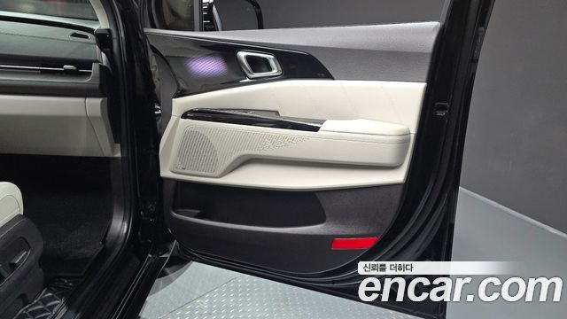 Kia Canival 2023 — photo 15