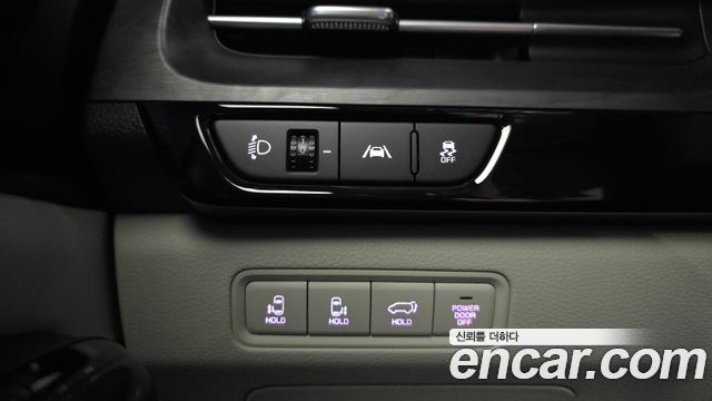 Kia Canival 2023 — photo 28