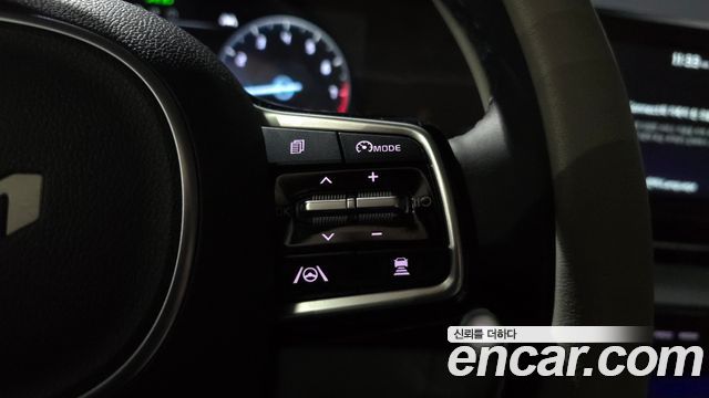 Kia Canival 2023 — photo 32