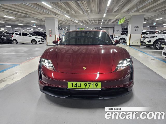 Porsche Taycan 2022 — photo 3