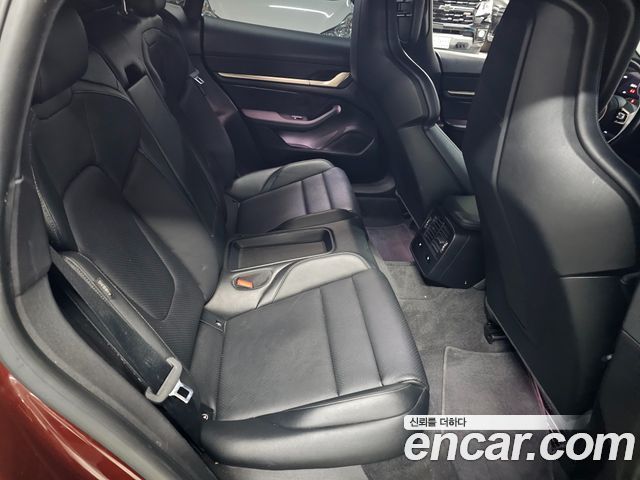 Porsche Taycan 2022 — photo 11