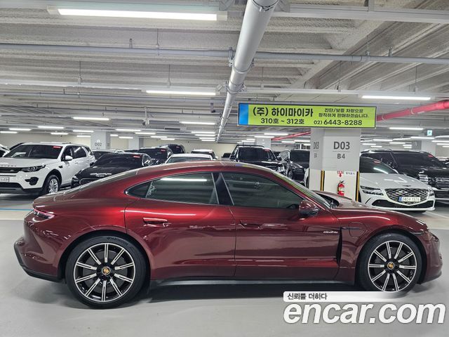 Porsche Taycan 2022 — photo 12