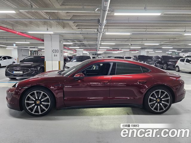 Porsche Taycan 2022 — photo 15