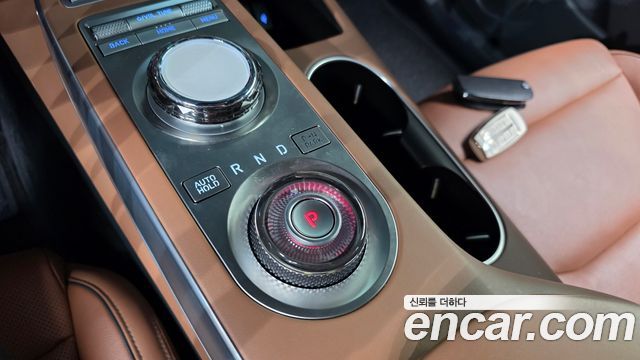 Genesis GV70 2023 — photo 12