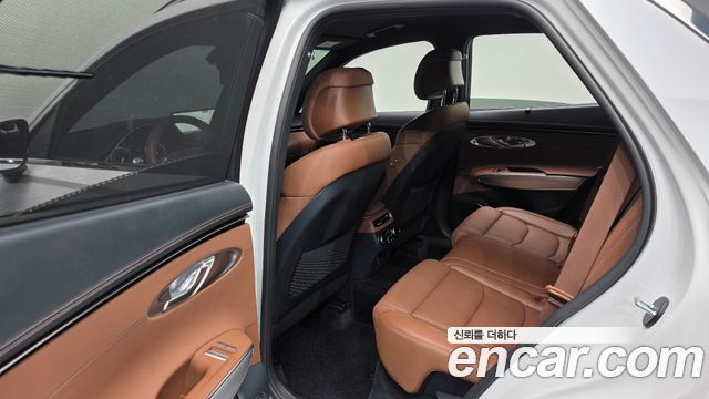 Genesis GV70 2023 — photo 18
