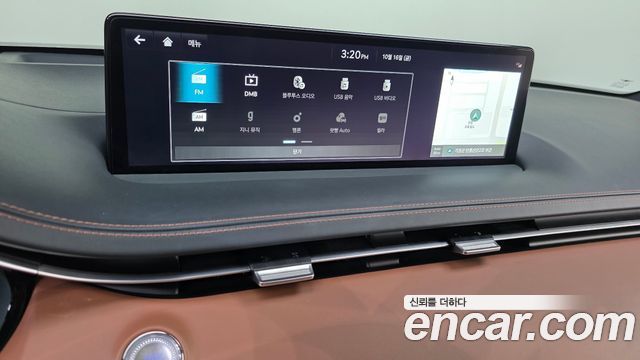 Genesis GV70 2023 — photo 21