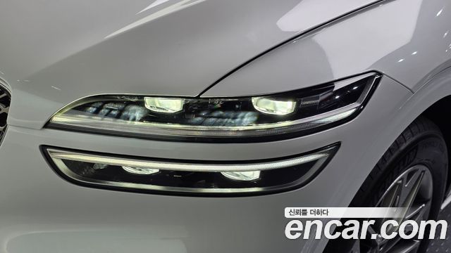 Genesis GV70 2023 — photo 8