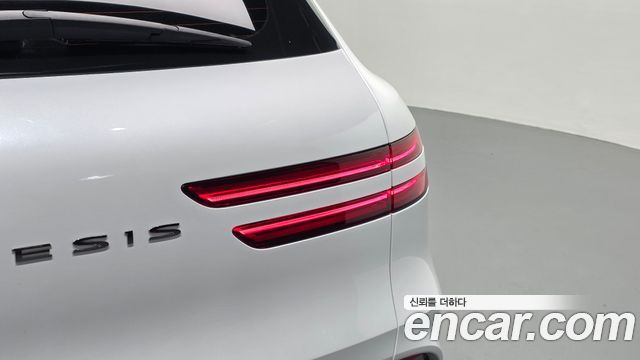 Genesis GV70 2023 — photo 9