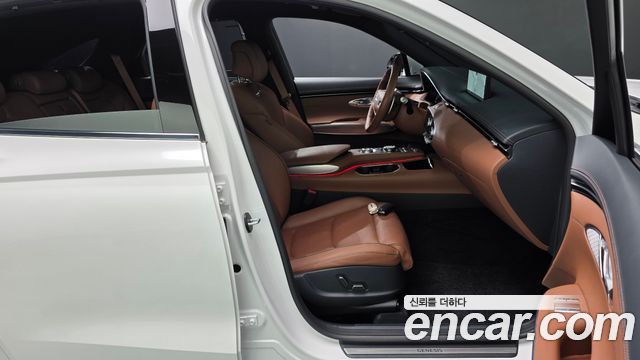 Genesis GV70 2023 — photo 16