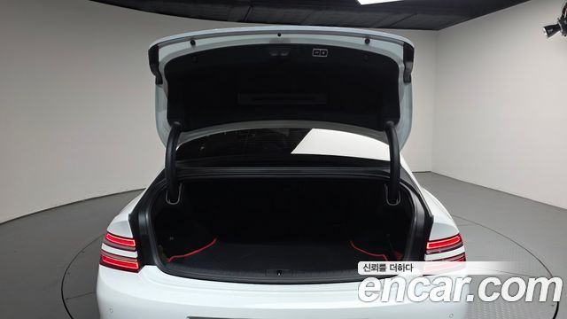 Genesis G80 2022 — photo 26