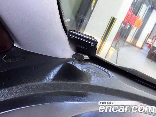 Kia K3 2013 — photo 17
