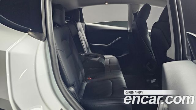 Tesla Model Y 2024 — photo 12