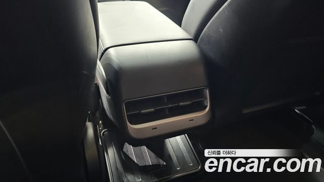 Tesla Model Y 2024 — photo 18