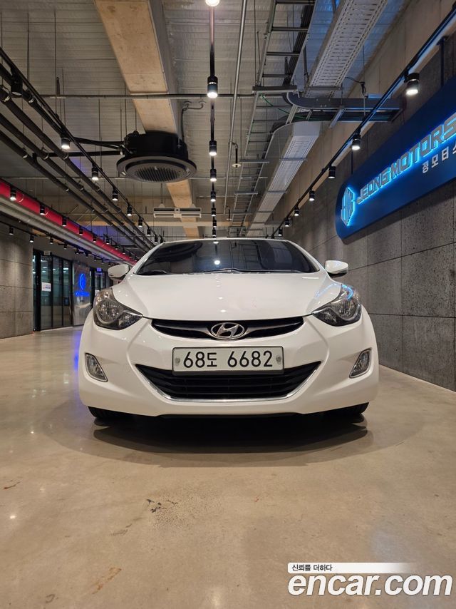 Hyundai AVANTE 2012 — photo 1