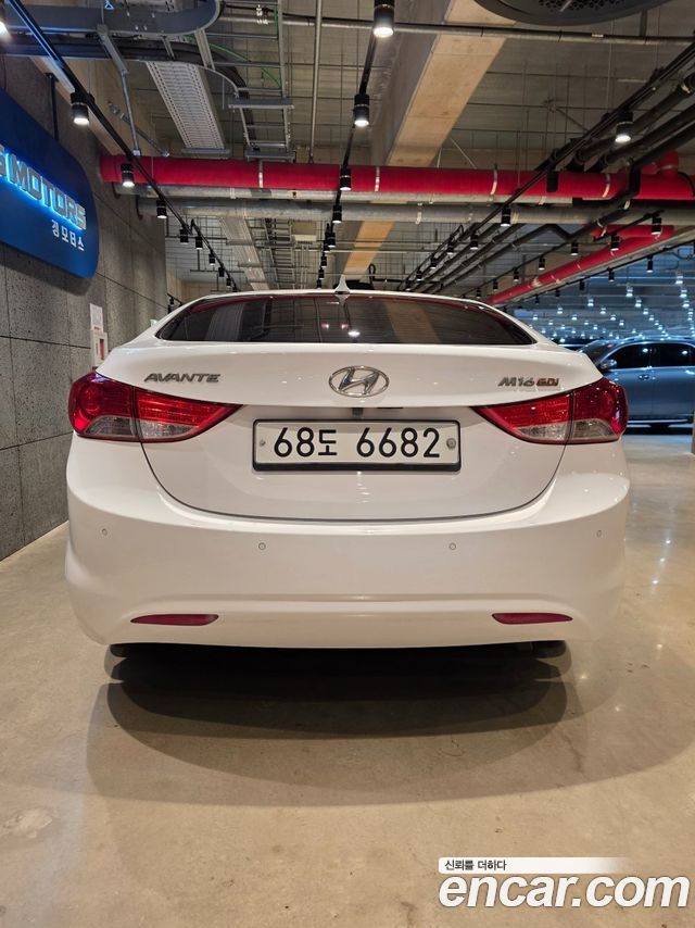 Hyundai AVANTE 2012 — photo 4