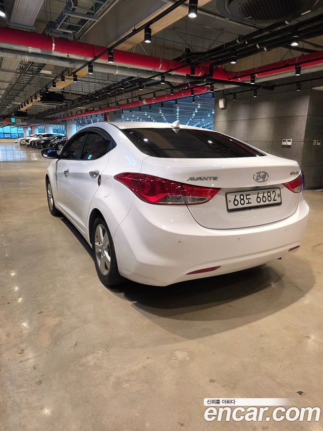 Hyundai AVANTE 2012 — photo 6