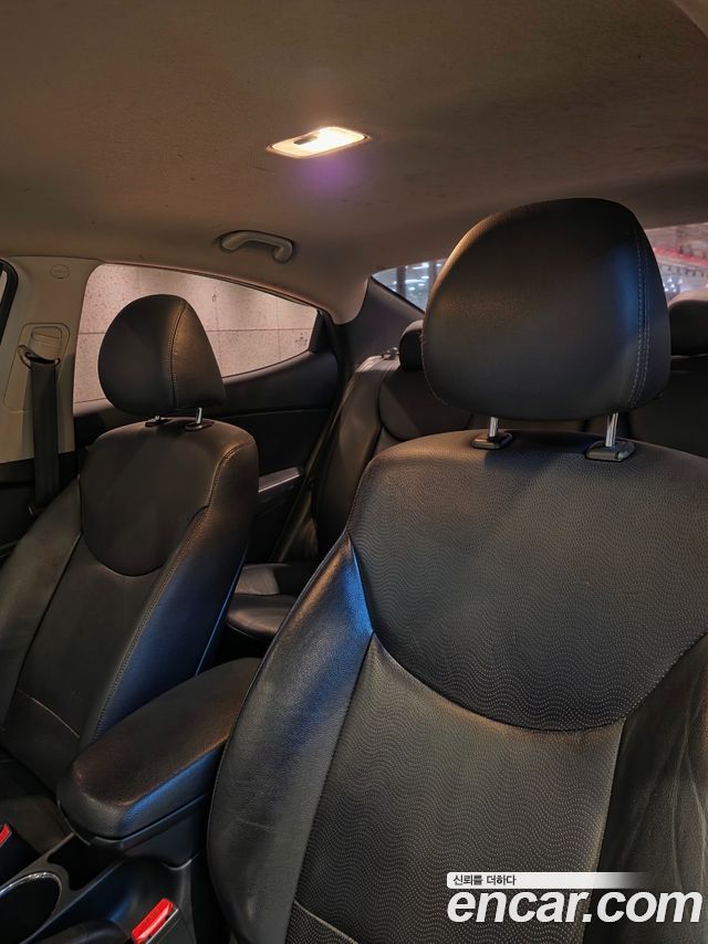 Hyundai AVANTE 2012 — photo 11
