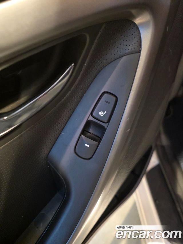 Hyundai AVANTE 2012 — photo 18