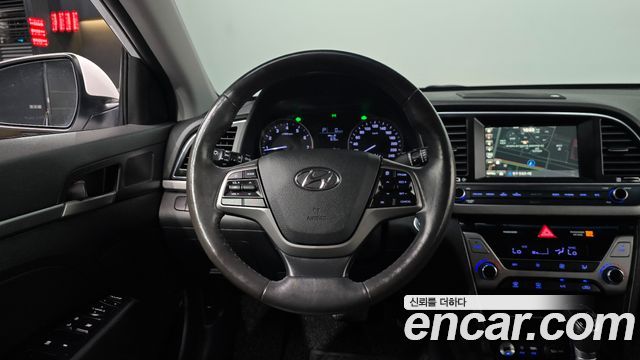 Hyundai AVANTE 2016 — photo 18