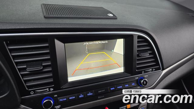 Hyundai AVANTE 2016 — photo 20