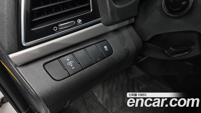 Hyundai AVANTE 2016 — photo 23