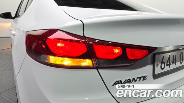Hyundai AVANTE 2016 — photo 9