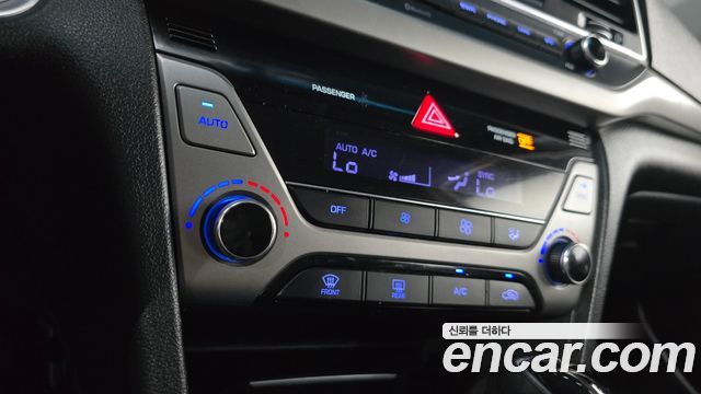Hyundai AVANTE 2016 — photo 27