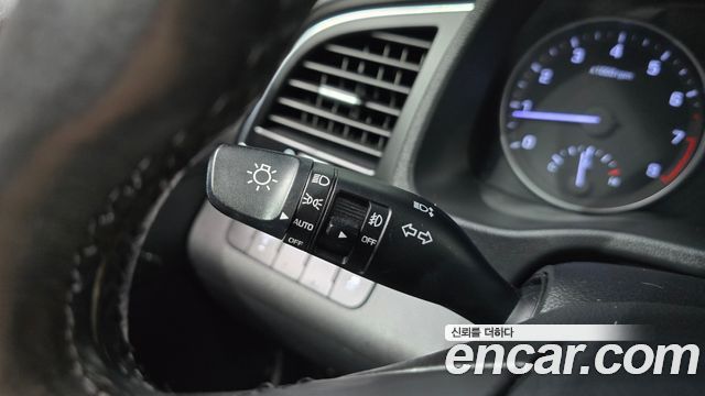 Hyundai AVANTE 2016 — photo 28