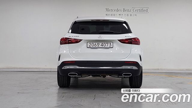 Mercedes-Benz GLA-Class 2026 — photo 4