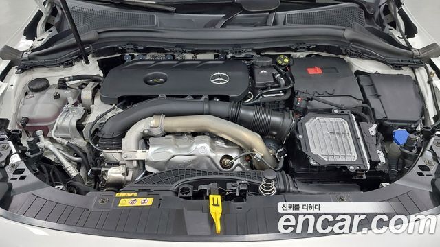 Mercedes-Benz GLA-Class 2026 — photo 6