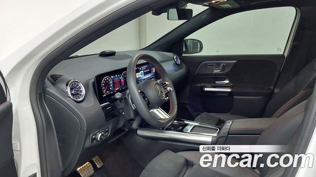 Mercedes-Benz GLA-Class 2026 — photo 9