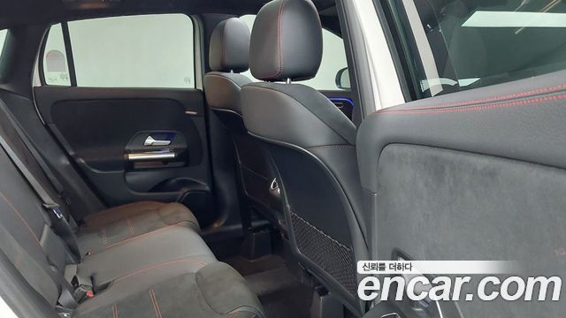 Mercedes-Benz GLA-Class 2026 — photo 10