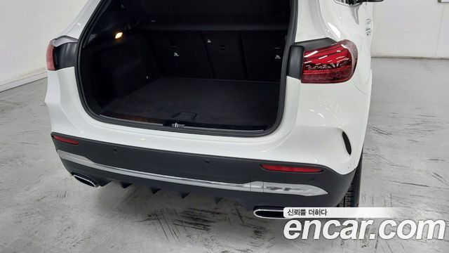 Mercedes-Benz GLA-Class 2026 — photo 11