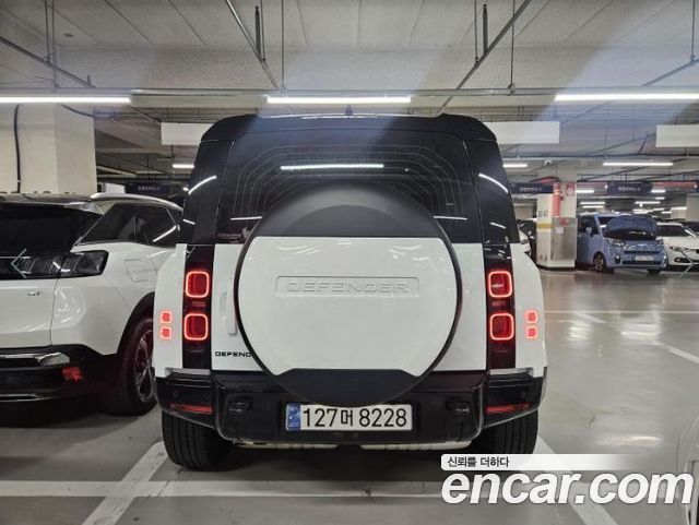 Land Rover Defender 2025 — photo 4