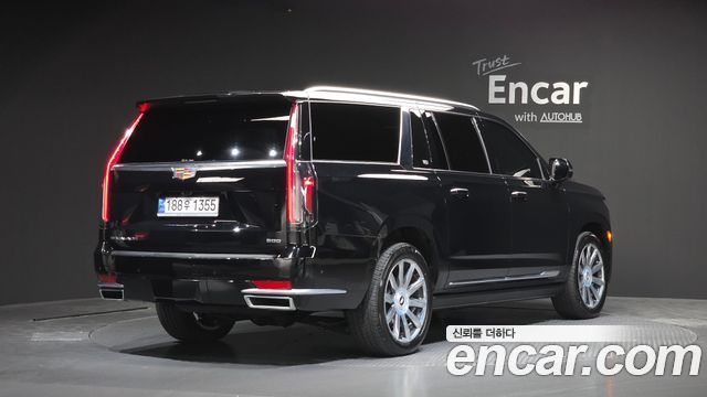Cadillac Escalade 2024 — photo 2