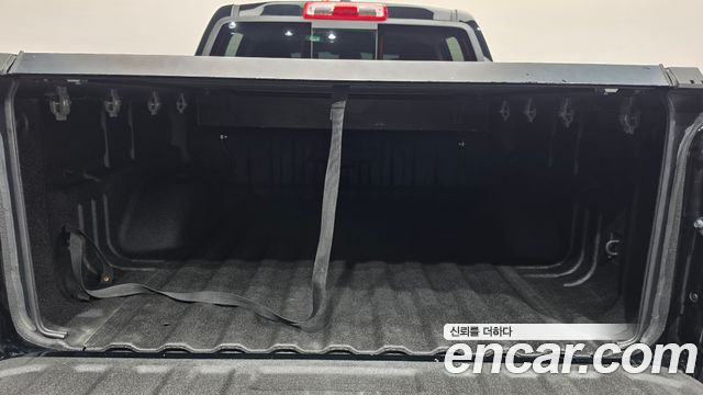 Chevrolet Korea Colorado 2021 — photo 23