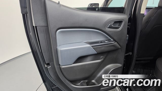 Chevrolet Korea Colorado 2021 — photo 15
