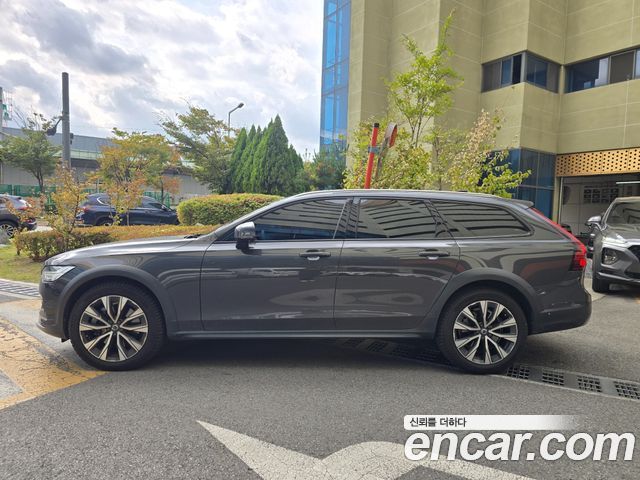 Volvo V90 2023 — photo 4