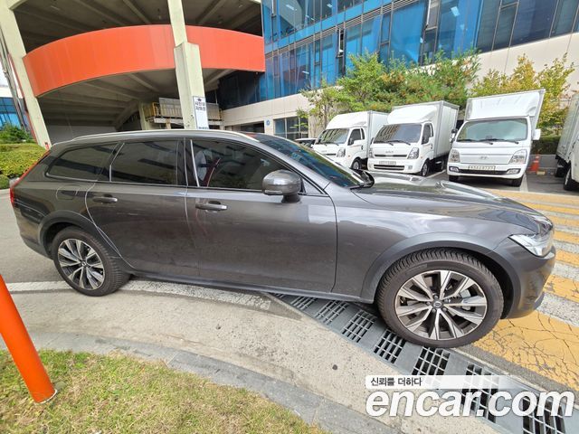 Volvo V90 2023 — photo 5