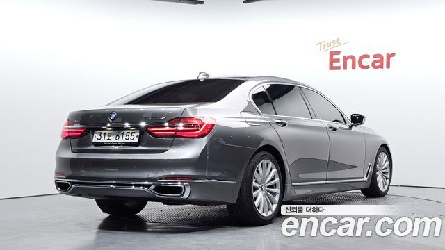 BMW 7-Series 2016 — photo 2
