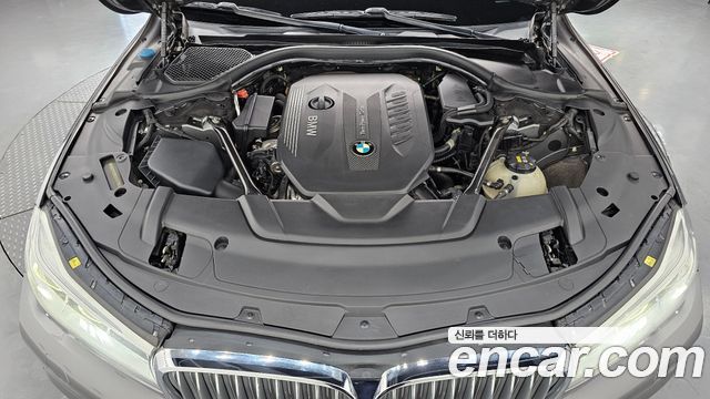BMW 7-Series 2016 — photo 6
