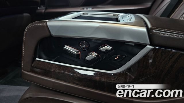 BMW 7-Series 2016 — photo 31