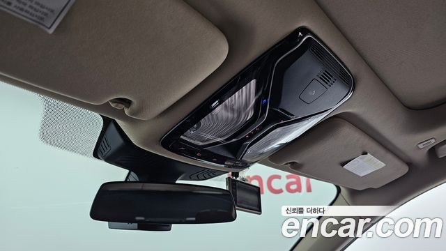BMW 7-Series 2016 — photo 36